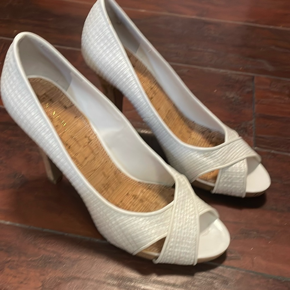 Nine West White peep-toe heels